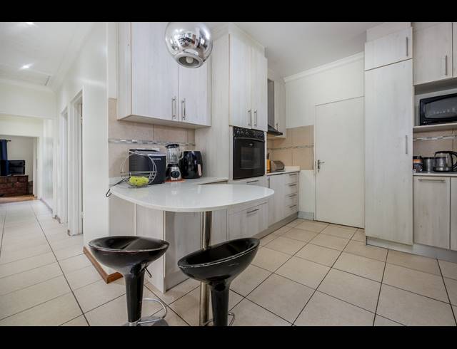 3 BEDROOM HOUSE FOR SALE IN JAKARANDAS